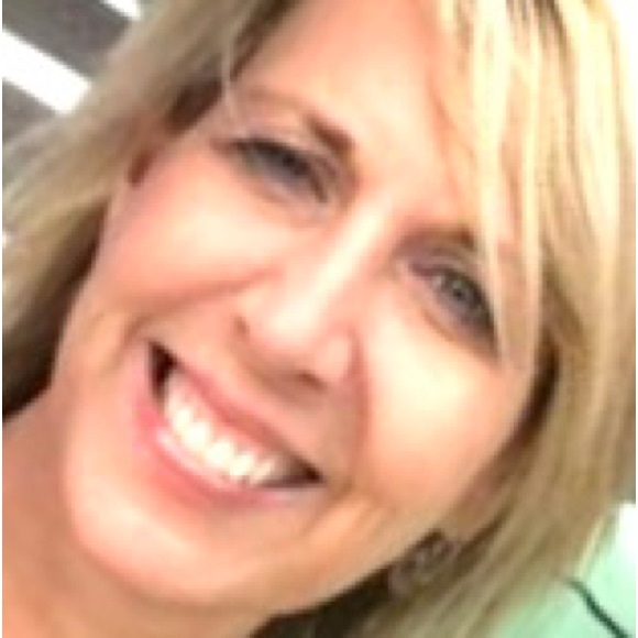 Meet your Posher, Ina - Picture 1 of 1